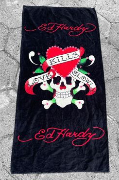 Toalla de playa usada Ed Hardy