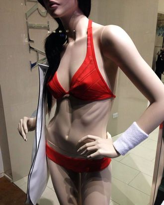 La Perla Removes Its Be Ribbed Mannequin After Complaints