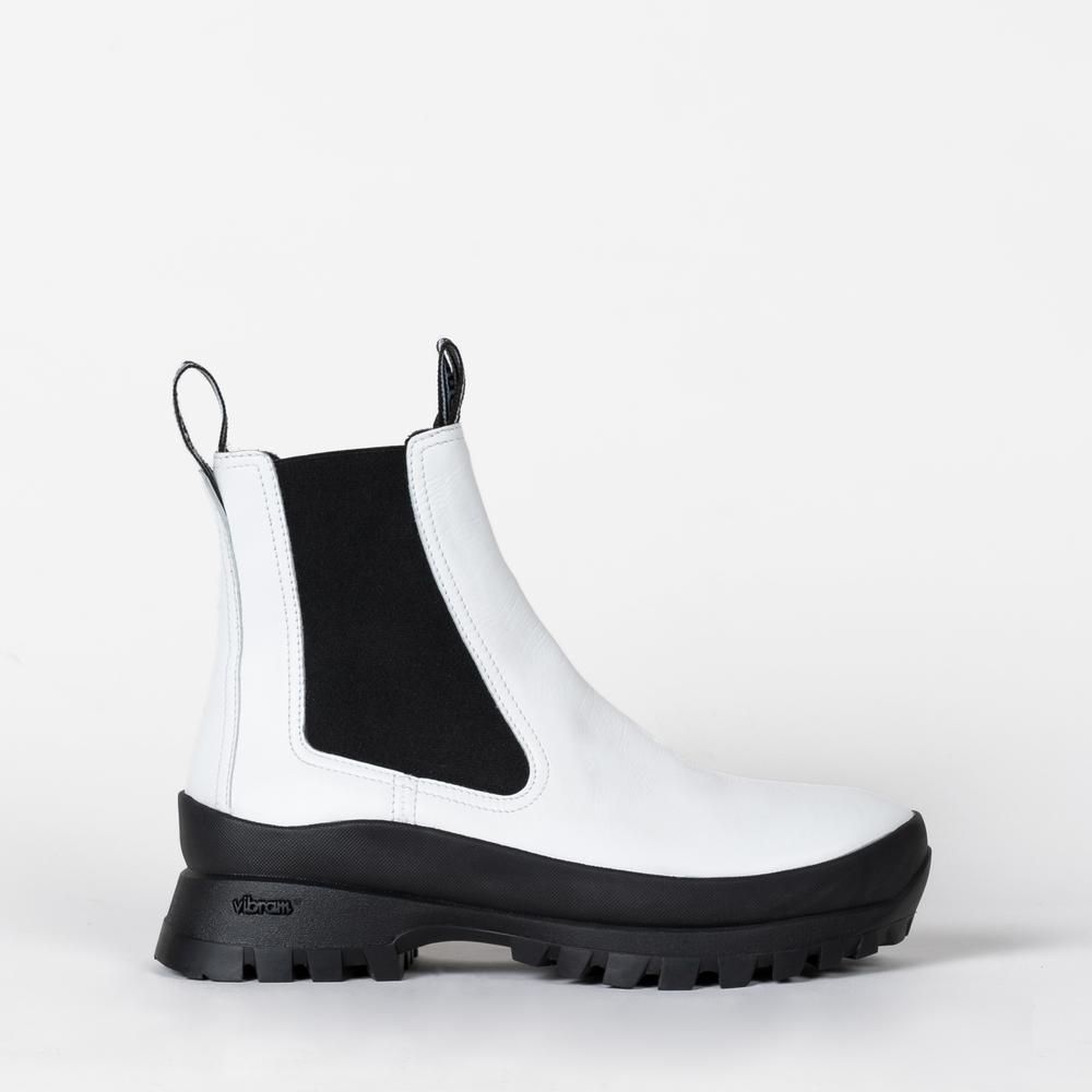 chelsea boots white