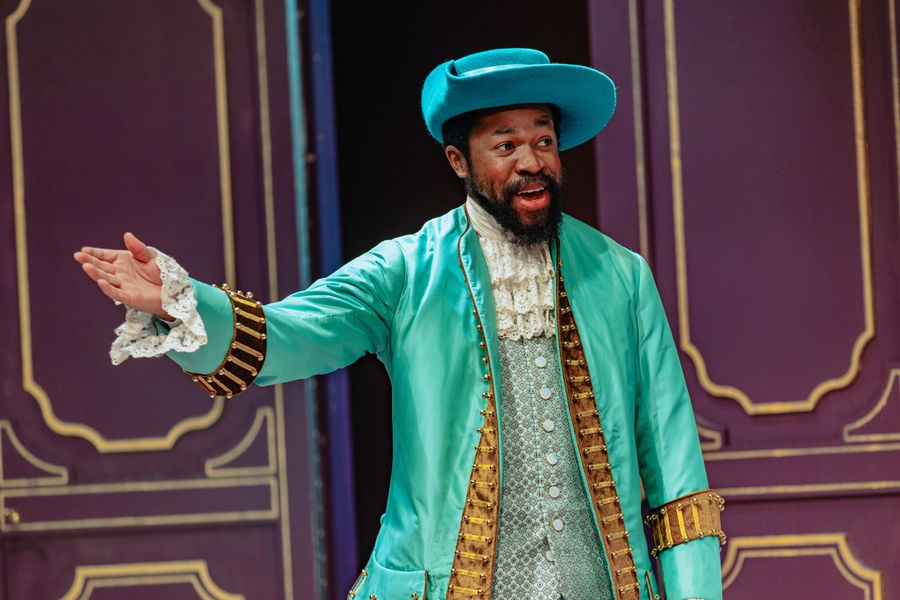 A Fresh, Sharp <em>Tartuffe</em> That Shakes the Powder off the Wigs