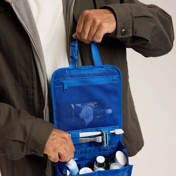 Calpak Terra Hanging Toiletry Bag in Cobalt