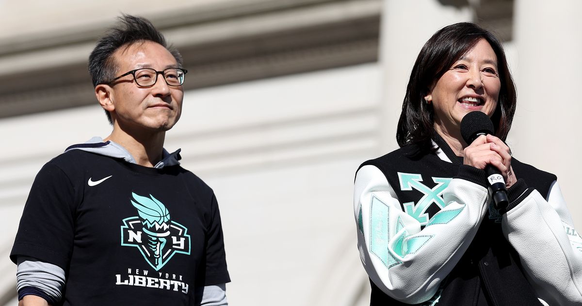 New York's Basketball Power Players Are Getting Divorced