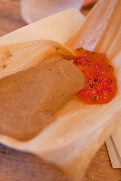 “Tourtière玉米粉蒸肉”:碎猪肉和调料，配肉汁和李子酱。