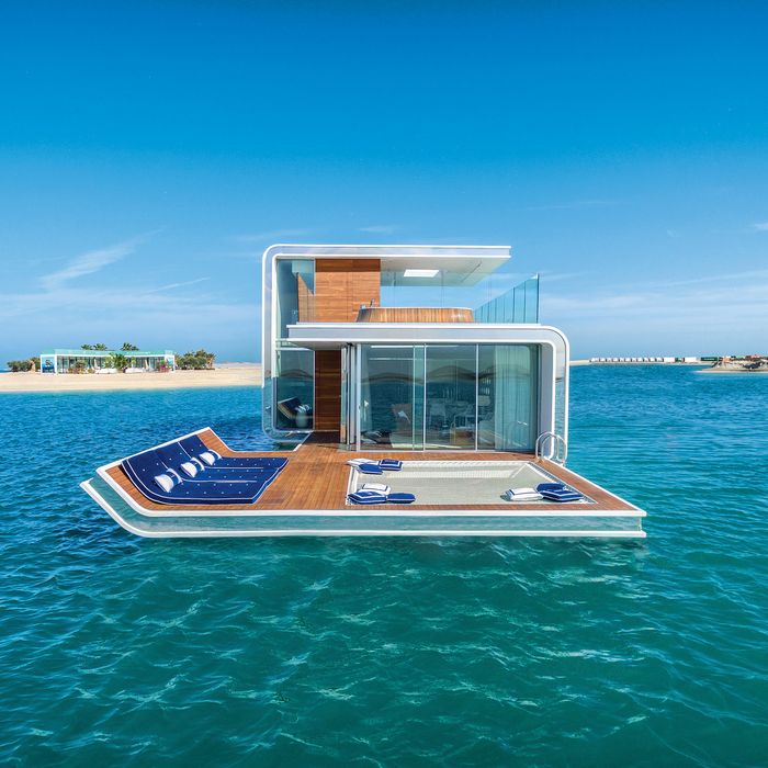 Tour A Houseboat Where You Can Really Sleep With The Fishes   D688b68e7f01da233699e41ec1dcc4289c 19 Houseboat Lede.rsquare.w700 