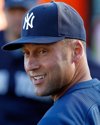 File:Derek Jeter pregame warmups 2011.jpg - Wikipedia