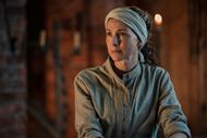 Outlander Recap: Blue-Light Special