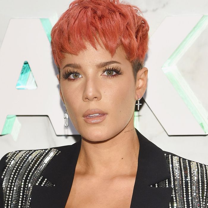 Halsey Is Pulling Double Duty On ‘snl Howd That Happen 