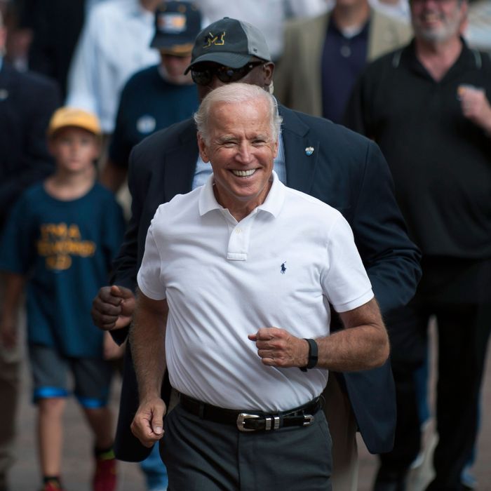 9a9fd8ea28bbcc3d0a7c716e64198ec900-13-joe-biden-jogging.rsquare.w700.jpg