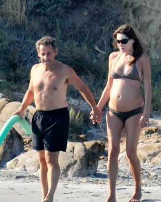 Nicolas Sarkozy, Carla Bruni, and an unobscured baby bump.