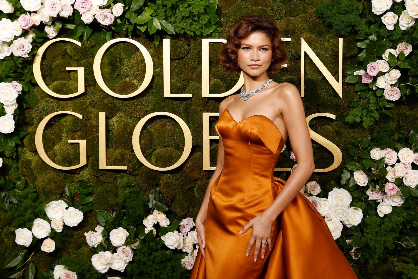 Zendaya’s Ring Finger Stuns on Golden Globes Red Carpet