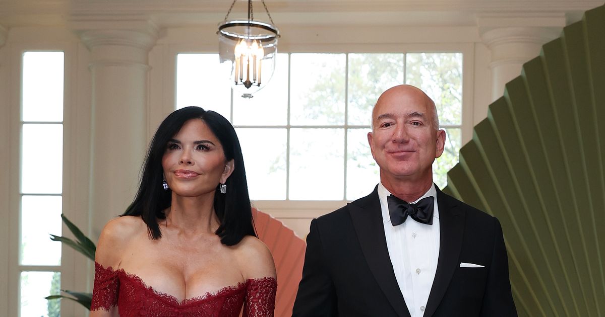 Lauren Sanchez's White House Dress Has People Talking