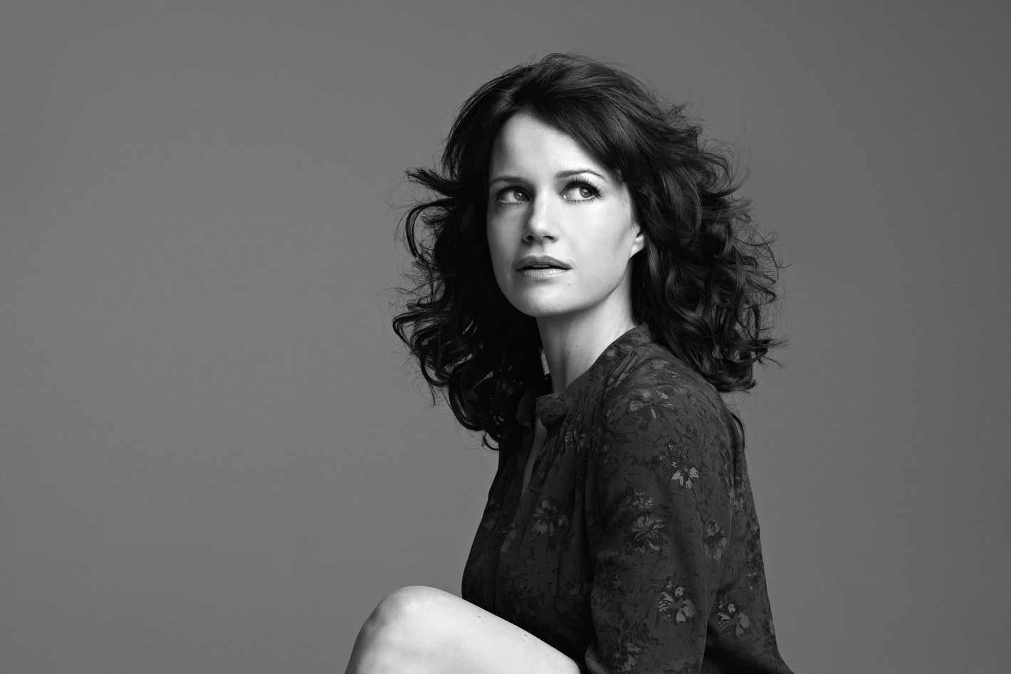 1420px x 946px - Carla Gugino Can Play a Seductress or a Mom, Just Not on Mad Men