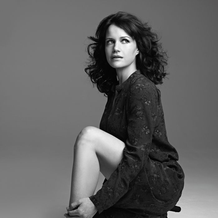 700px x 700px - Carla Gugino Can Play a Seductress or a Mom, Just Not on Mad Men