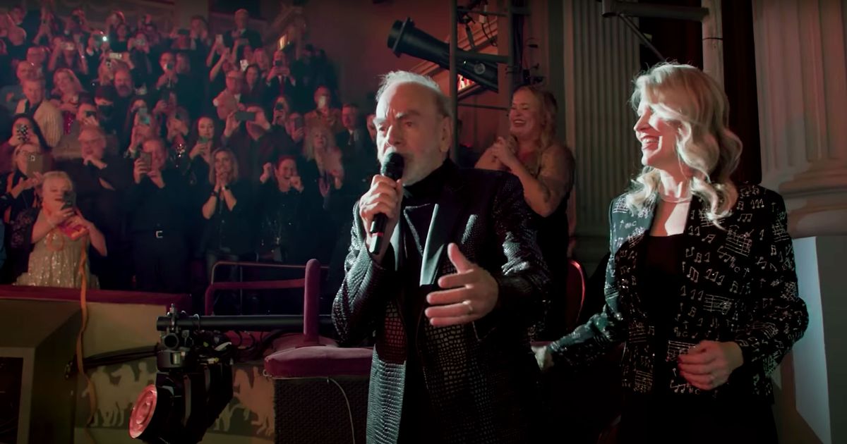 Photos: Neil Diamond Performs and Meets With the Cast at Opening Night of A  BEAUTIFUL NOISE