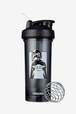 BlenderBottle ‘Star Wars’ Shaker-Bottle Pro Series - Mandalorian & Child, 28-Ounce