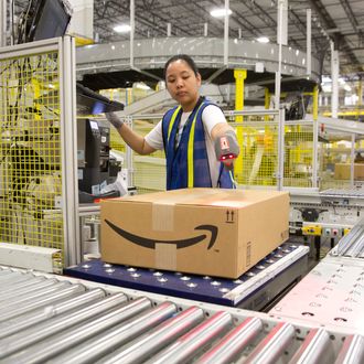 17 Apr 2015, Texas, USA --- 1.25 million square foot Amazon shipping center in Schertz, Texas. The fulfillment facility includes a proprietary 