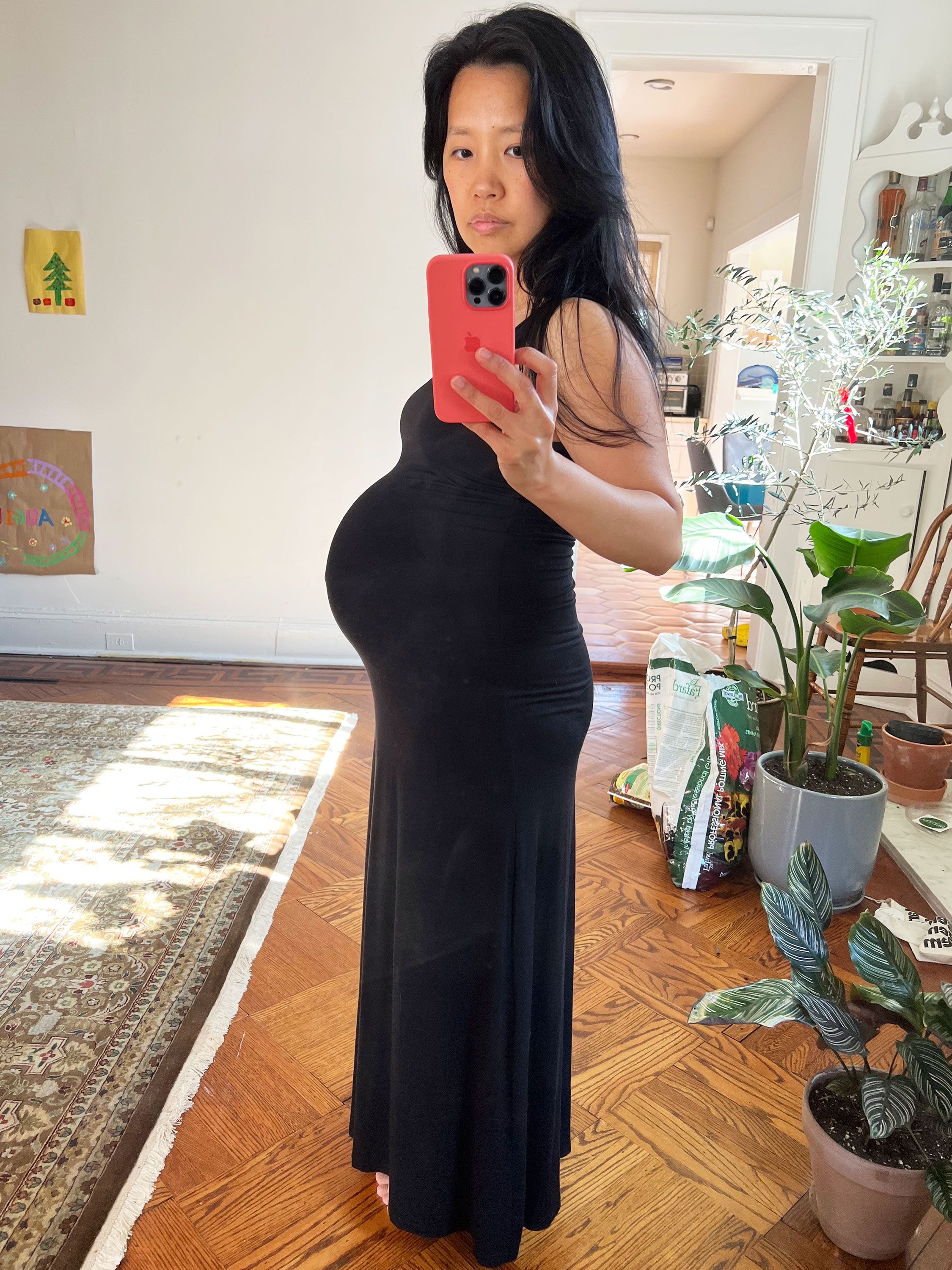 Maternity Dresses: 7 Cute Summer Outfit Ideas - The Mom Edit