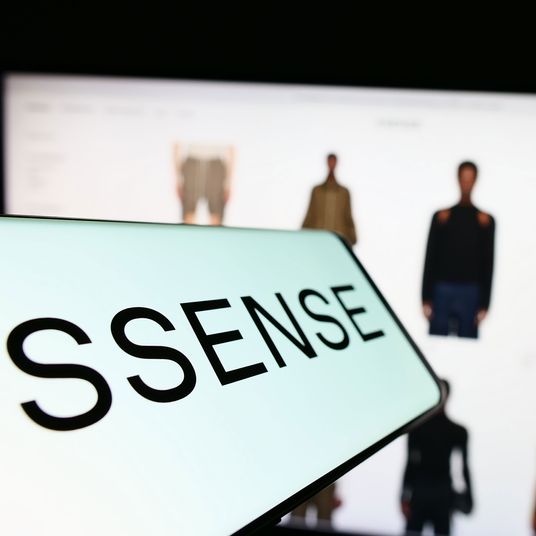 Stuttgart,,Germany,-,03-28-2023:,Smartphone,With,Logo,Of,Canadian,E-commerce