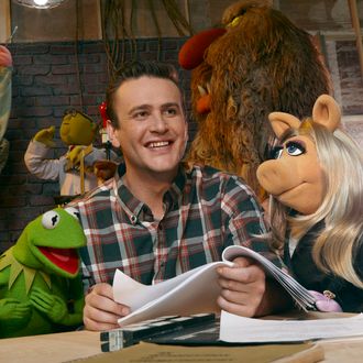 THE MUPPETS - ?? The Muppets Studio, LLC (L-R) Kermit the Frog, Jason Segel and Miss Piggy
Photograph by ‚?? Andrew Macpherson
