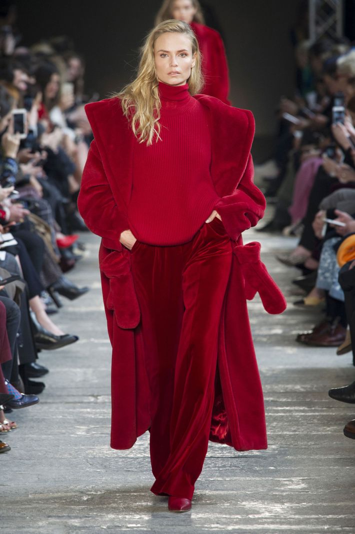 Designers Agree: Red Is the Color for Fall 2017