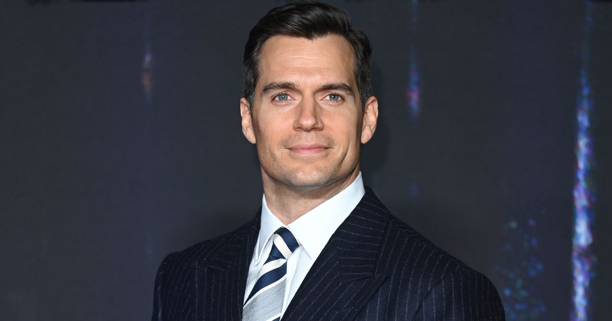 Henry Cavill Reprises Role as Superman