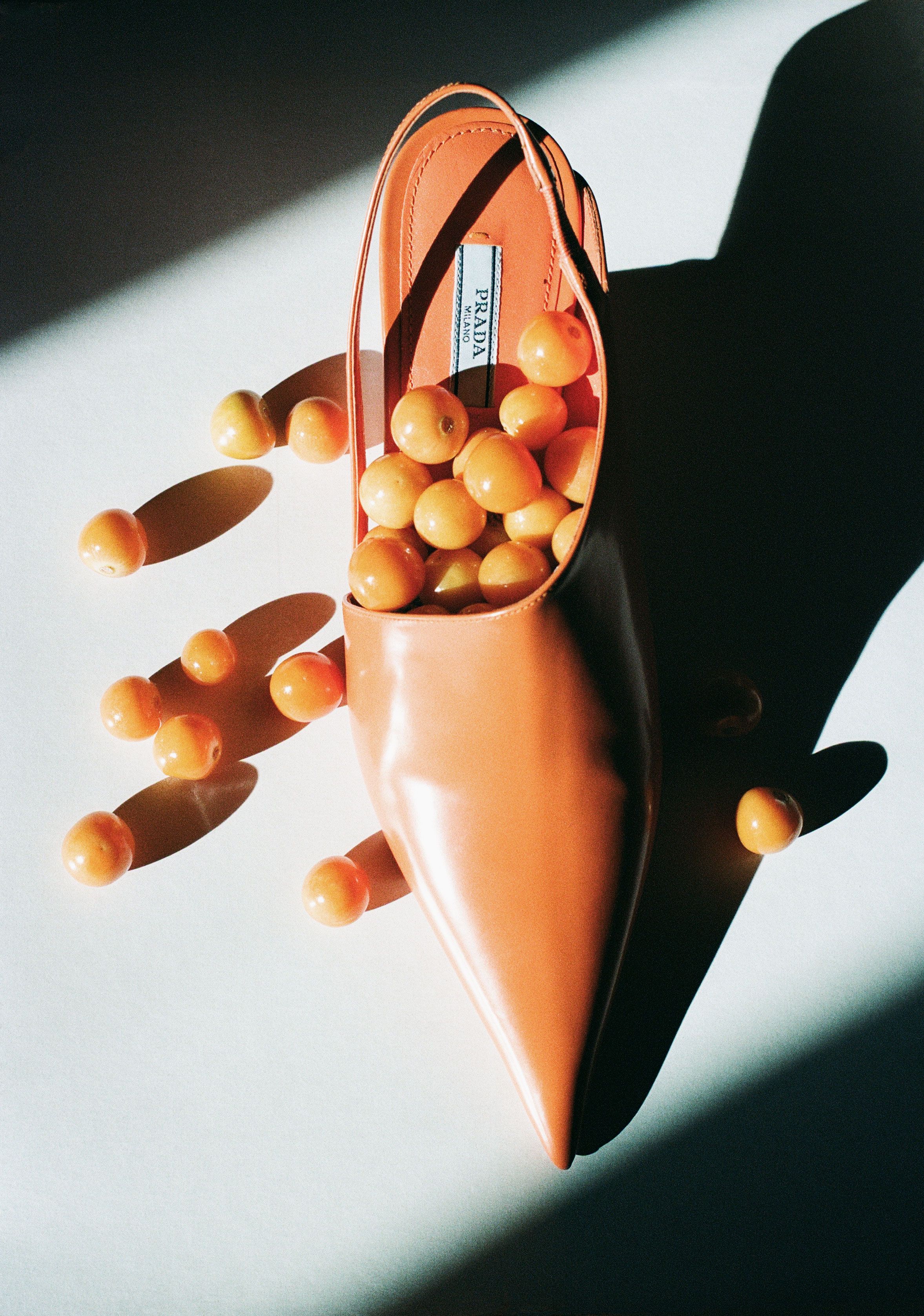 PRADA メタリックディスクミュール オレンジ PRADA】 ロゴ サテン ミュール スクエアトゥ 送料込 (PRADA
