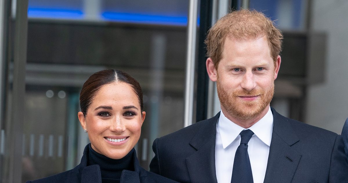 Harry & Meghan Markle Support Ukraine at the NAACP Awards
