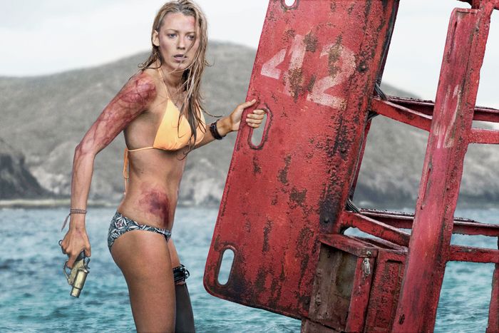 THE SHALLOWS, Blake Lively, 2016. ph: Vince Valitutti/�Columbia Pictures/courtesy Everett Collection