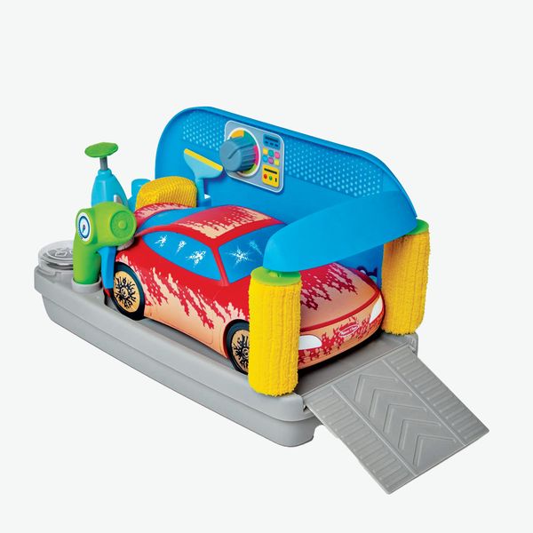 Melissa & Doug Spray & Shine Car Wash Play Set