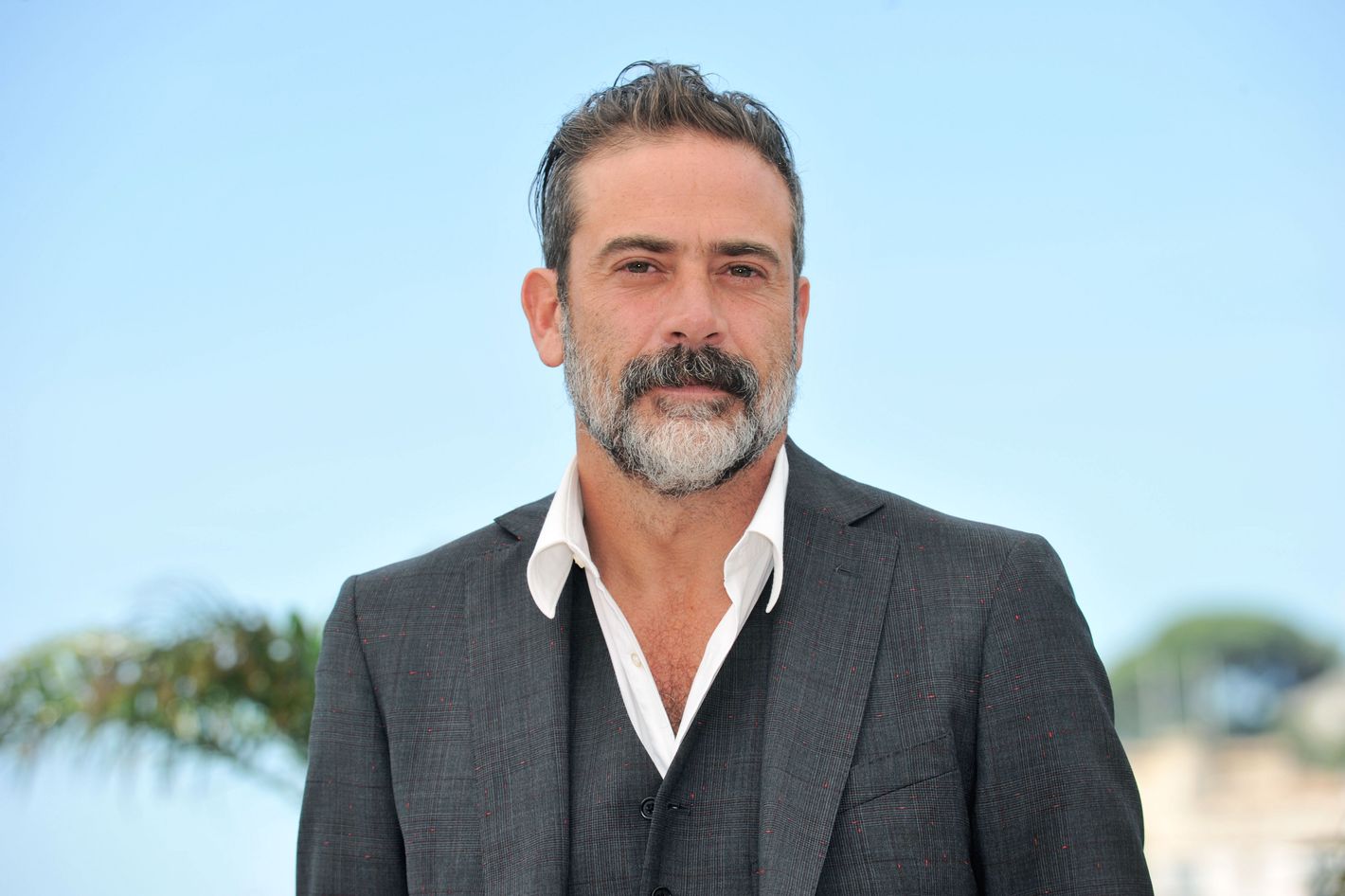 Jeffrey Dean Morgan Is Really F*cking Excited to Play Negan on The Walking Dead