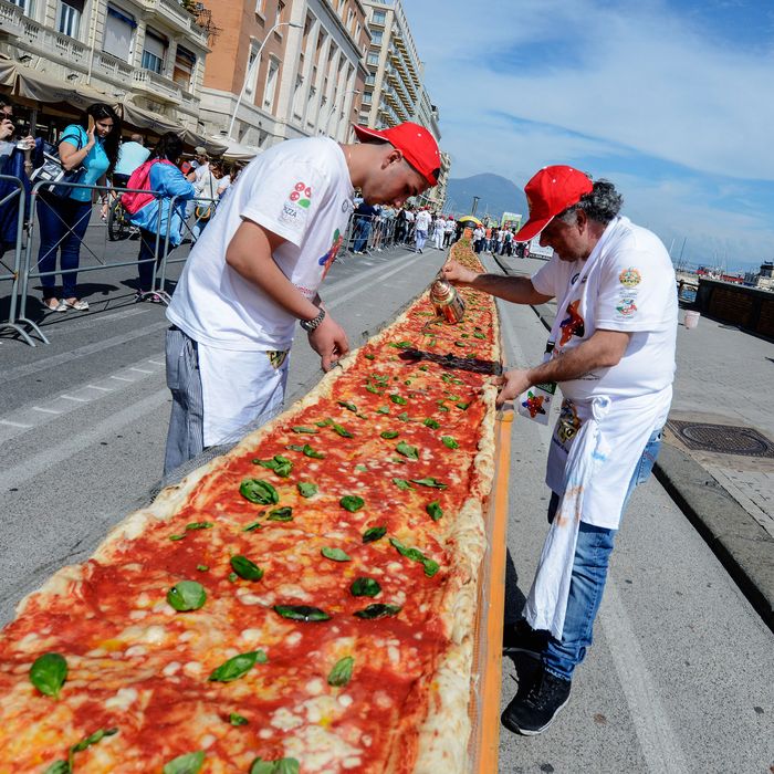 ‘World’s Longest’ Pizza Actually Doesn’t Look That Bad