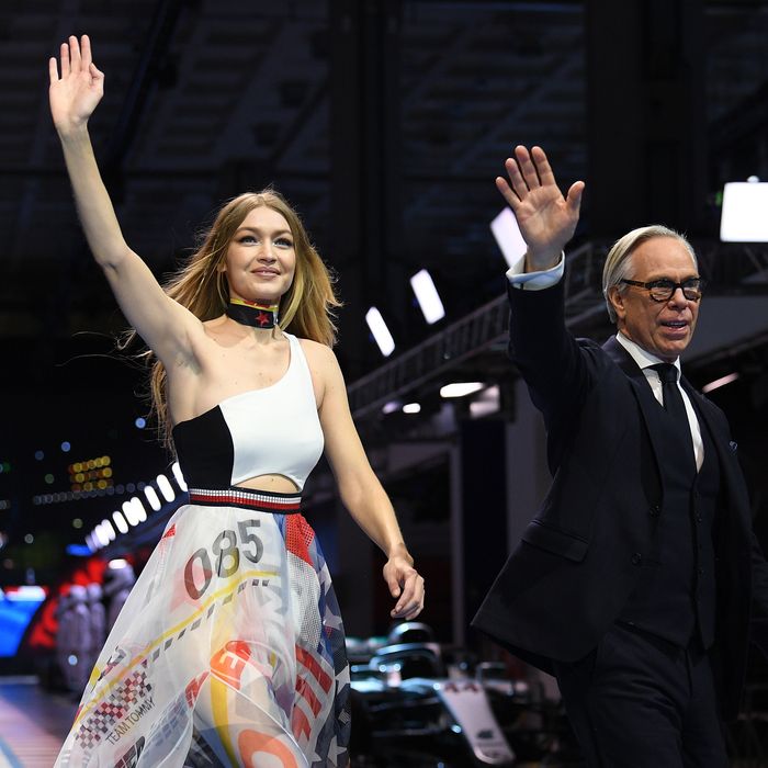 hypotese Oswald betale sig Tommy Hilfiger and Gigi Hadid Take Milan Fashion Week