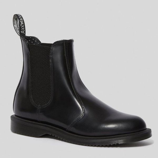 wyatt chelsea boot in smooth leather
