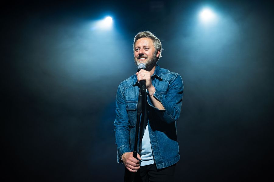 Rory Scovel Plays Peekaboo