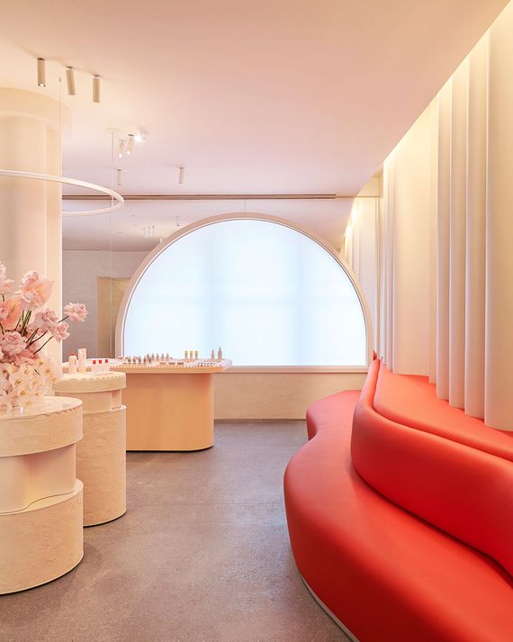 Glossier Opens a New NYC Flagship Store