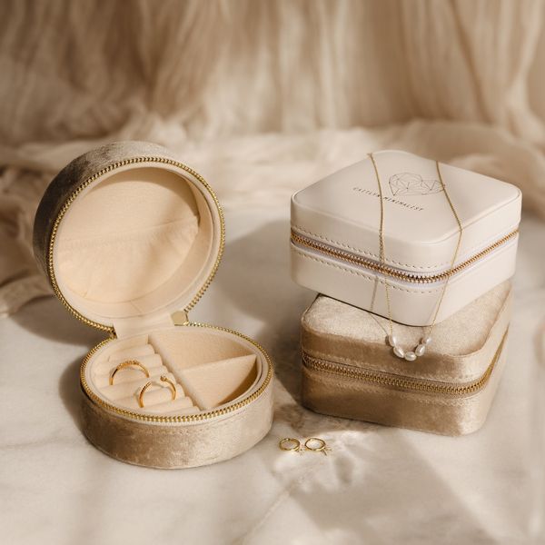Caitlyn Minimalist Mystery Jewelry Box