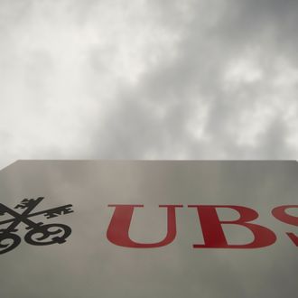 Picture taken on October 25, 2011 of the logo of the UBS bank in Basel. Swiss banking giant UBS said on October 25 that its third-quarter net profit reached 1.018 billion francs (831 million euros, $1.16 billion) even though it had to take a massive charge due to a rogue trading scandal. AFP PHOTO / SEBASTIEN BOZON (Photo credit should read SEBASTIEN BOZON/AFP/Getty Images)