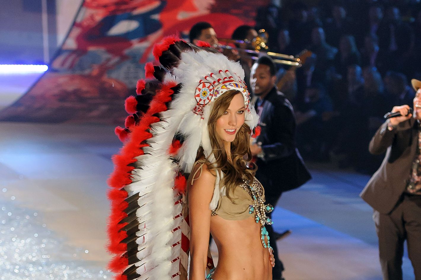 Karlie Kloss, Victoria's Secret Really Sorry About That Headdress