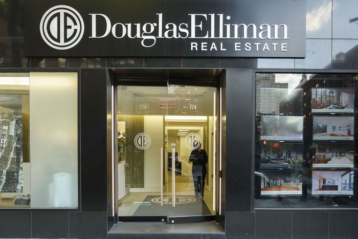 14a5abdf6deeec9cc259cf7a31353b17e0-Douglas-Elliman.rhorizontal.w700.jpg