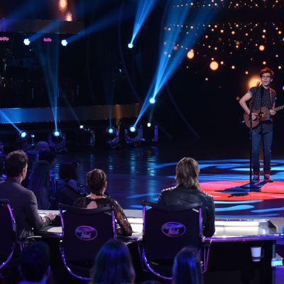 AMERICAN IDOL: Contestant MacKenzie Bourg performs in the “Wildcard Night: Judges Pick” episode of AMERICAN IDOL airing Wednesday, Feb. 24 (8:00-9:01 PM ET/PT) on FOX. © 2016 Fox Broadcasting Co. Cr: Ray Mickshaw / FOX.