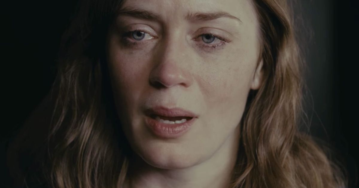 New The Girl on the Train Trailer: Emily Blunt Stars in Murder on the ...