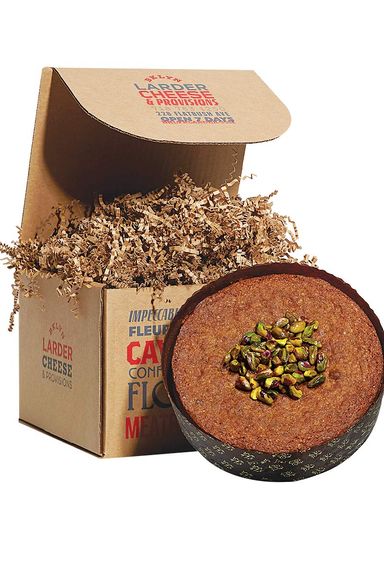 Bklyn Larder会定制这些蛋糕，里面有黄油、糖、杏仁粉和很多开心果。简而言之:不含小麦，味道很好。