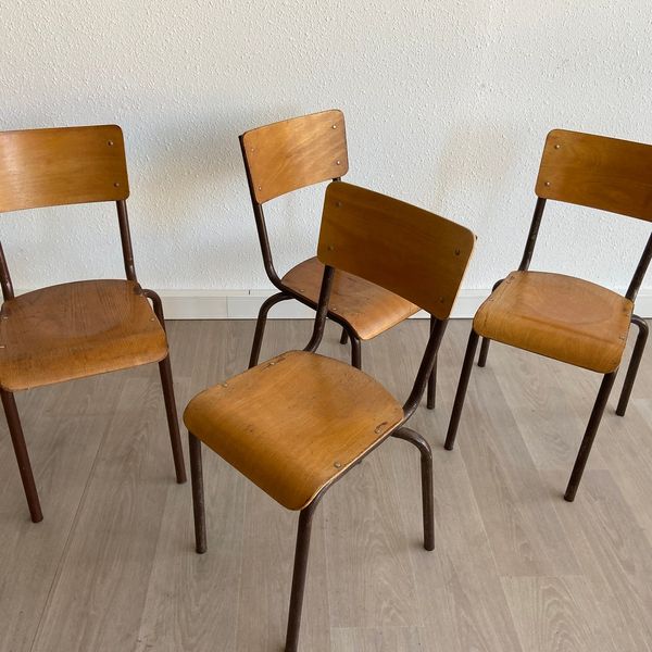 Ambiances Boutique Lot Of 4 Industrial Vintage School Chairs