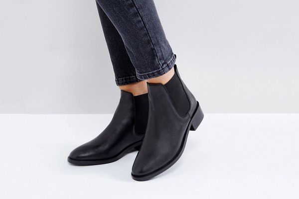 ASOS ABSOLUTE Wide Fit Leather Chelsea Ankle Boots