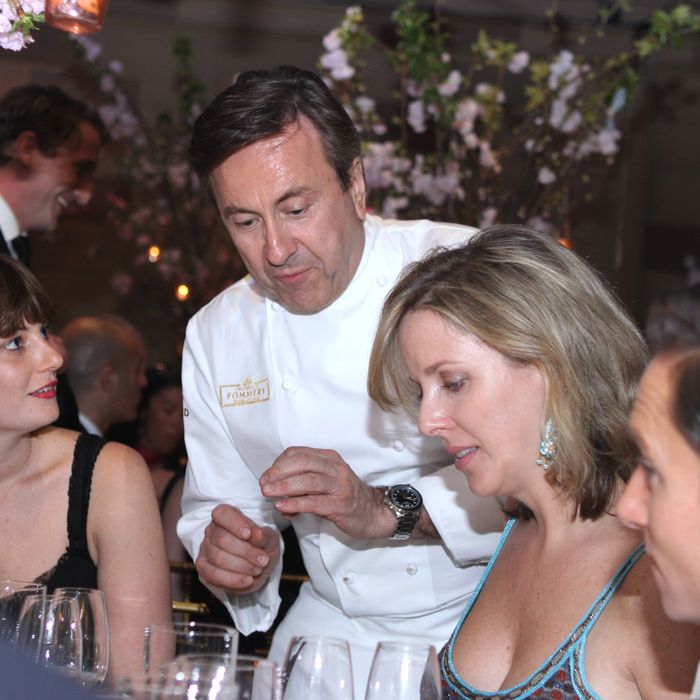 https://pyxis.nymag.com/v1/imgs/243/8ba/e9960097586ed908f81a242e9540b17b9e-17-springdinner.jpg