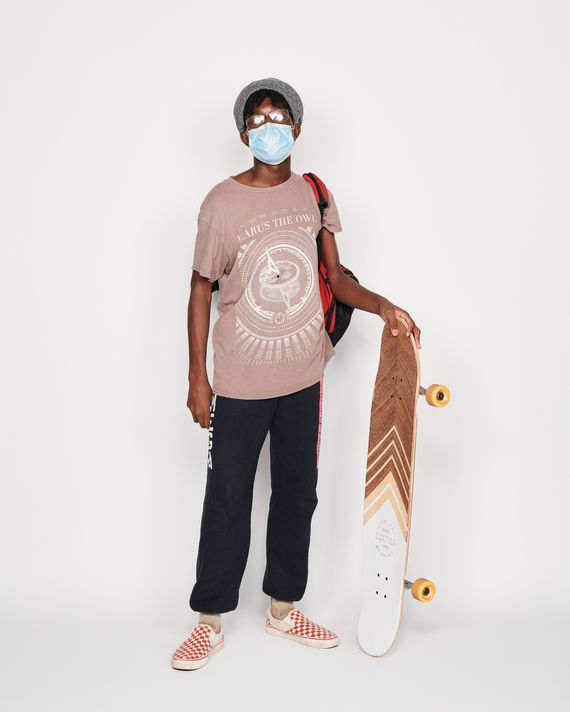 Photos Taking the Train at Roosevelt Avenue Subway Station