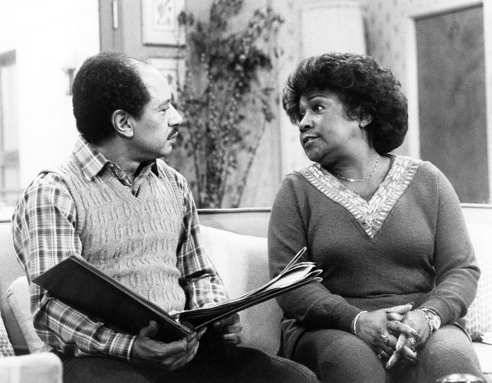 Sherman Helmsley e Isabel Sanford como los Jefferson.