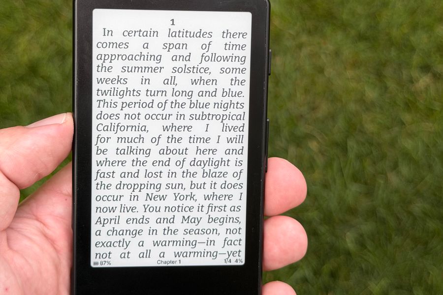 This Tiny, $69 E-reader Is Actually Really Good
