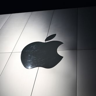 Apple To Report Quarterly Earnings