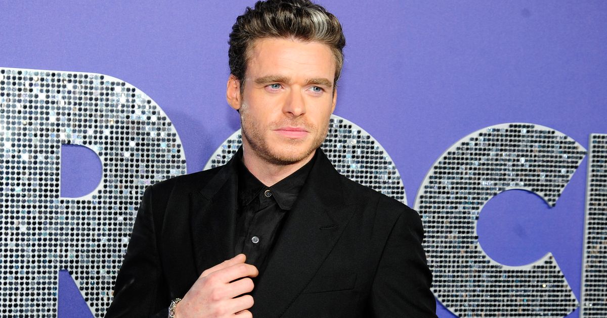 理查德·麥登（Richard Madden）低估了我們看著他喝的綠汁